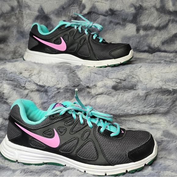 Nike Shoes - Nike Womens Revolution 2 'Anthracite Magenta Jade' Size 7